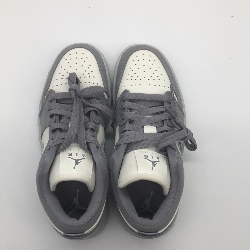 Air Jordan Wmns 1 Low SE Sneaker in Light Steel Grey DV0426 012 - Picture 5 of 5